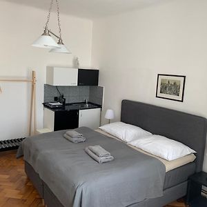Studio met een King Size Bed